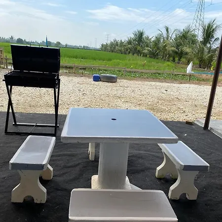 Idaman Cottage Sekinchan Tanjung Karang Exterior photo